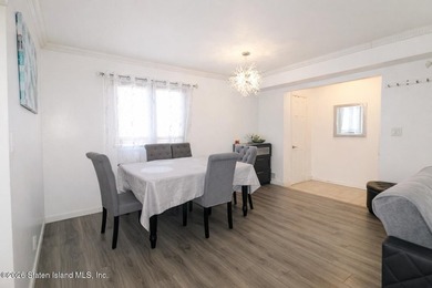 GORGEOUS BIG 3 BEDROOM 2 BATHROOM END UNIT CONDO. IT'S AN - photo 7