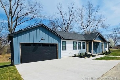 Grand Lake O the Cherokees Home For Sale in Monkey Island Oklahoma