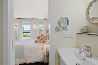 A waterfront gem, where your back yard meets the water's edge in - photo 6