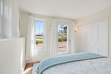 A waterfront gem, where your back yard meets the water's edge in - photo 7
