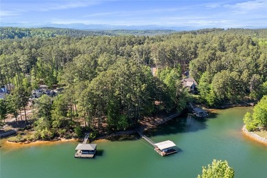 Discover the perfect Lake Keowee retreat. This stunning - photo 3