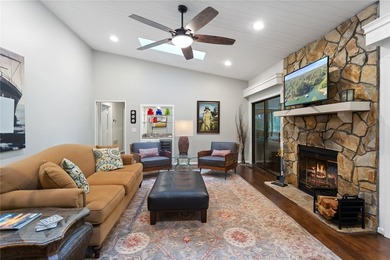Discover the perfect Lake Keowee retreat. This stunning - photo 6