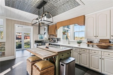 Step back in time while enjoying modern comfort in this - photo 11
