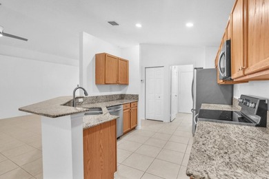 A BRAND NEW ROOF 2026!!! A SPACIOUS 3 BEDROOM/2 FULL BATHROOM - photo 7