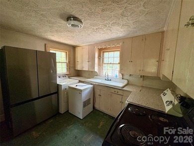 Just hit the market and has SO much potential! Come live, work - photo 7