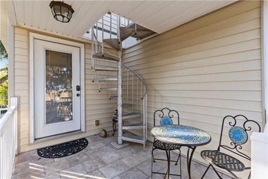 Step back in time while enjoying modern comfort in this - photo 37