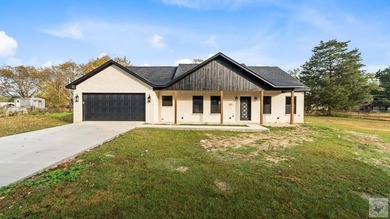 Wright Patman Lake Home For Sale in Redwater Texas