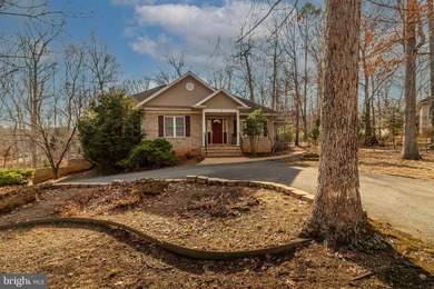 Priced almost $45,000 below Current Tax Assessment!! Come Home - photo 1