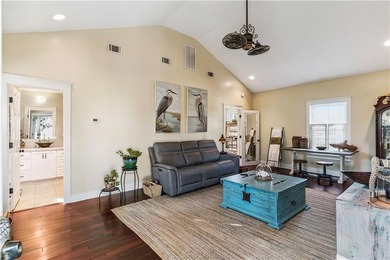 Step back in time while enjoying modern comfort in this - photo 42