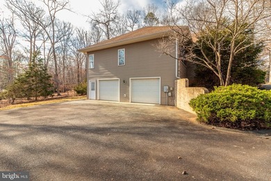 Priced almost $45,000 below Current Tax Assessment!! Come Home - photo 3