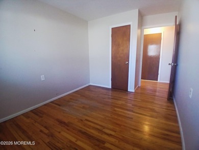 Light, bright, and ready to delight! This 2-bedroom, 1-bath gem