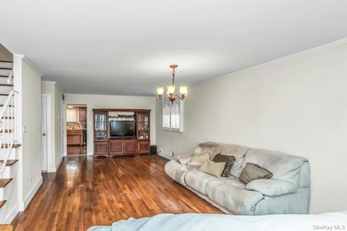 Ready To Entertain! The Cul-de-sac Has A Lovely Two Story Single - photo 6