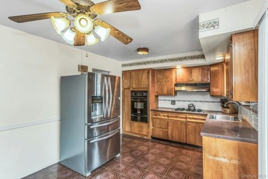 Ready To Entertain! The Cul-de-sac Has A Lovely Two Story Single - photo 10