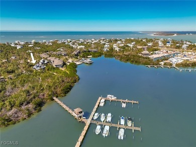 The perfect boater's retreat! This charming three-bedroom - photo 4