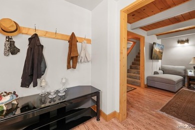 Well-maintained 3-bedroom, 2-bath home on a sprawling 7,500 sq - photo 7