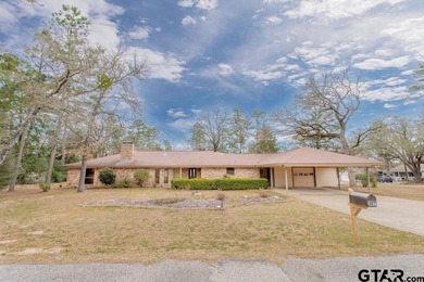 Hideaway Lake Home For Sale in Hideaway Texas