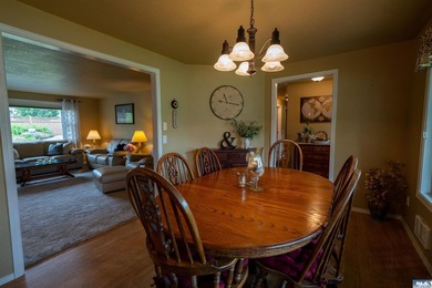 Charming 4 bed, 2 bath home offering 1,924 sqft of comfortable - photo 7