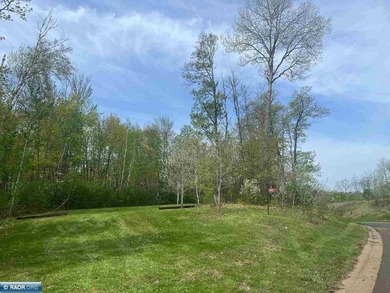 Private 6+ Acre Retreat at Giants Ridge, tucked into the woods - photo 11