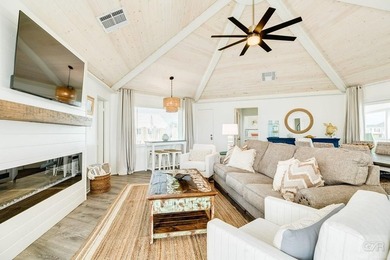 This inviting second-row beach house lives like a first-row - photo 15