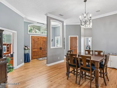 Immaculate and beautifully appointed, this luxury residence - photo 15