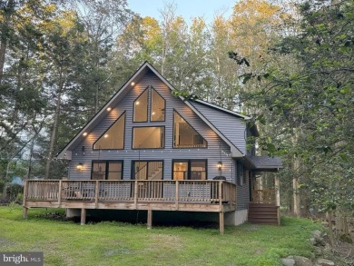 Lake Home For Sale in Lake Ariel, Pennsylvania