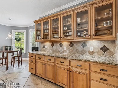 Immaculate and beautifully appointed, this luxury residence - photo 21