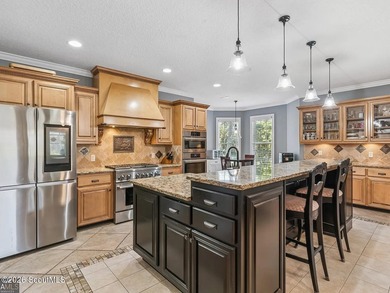 Immaculate and beautifully appointed, this luxury residence - photo 22