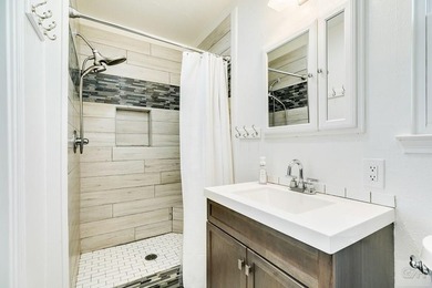 This inviting second-row beach house lives like a first-row - photo 27