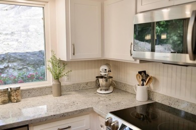 Beautifully updated custom home with breathtaking valley and - photo 35
