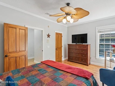 Immaculate and beautifully appointed, this luxury residence - photo 39