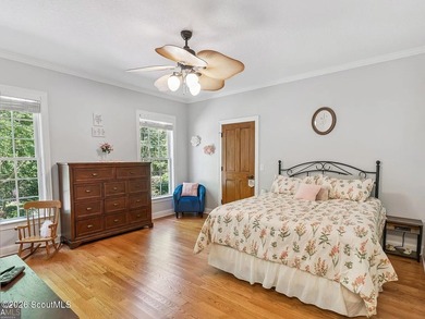 Immaculate and beautifully appointed, this luxury residence - photo 41