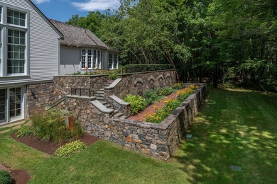 A Luxury Residence inspired by Nature: Sited on 16.1 private - photo 44