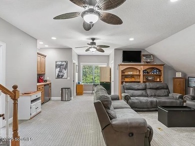 Immaculate and beautifully appointed, this luxury residence - photo 45