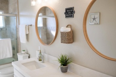 Beautifully updated custom home with breathtaking valley and - photo 45