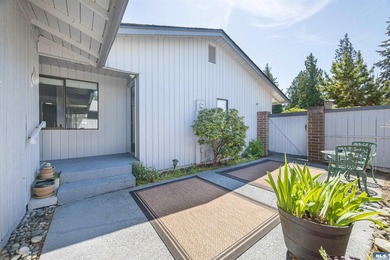 Beautiful condominium in sunny Sunland with stunning Strait - photo 5