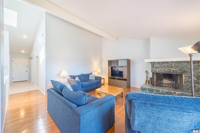 Beautiful condominium in sunny Sunland with stunning Strait - photo 7