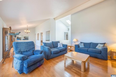 Beautiful condominium in sunny Sunland with stunning Strait - photo 10