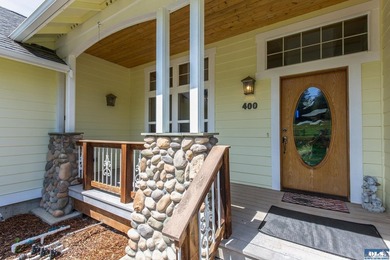 Quality home with gorgeous custom wood accents throughout. Large - photo 7