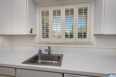 Single-level 2 bedroom, 2 bath condo with no age restriction in - photo 7