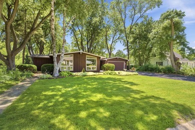 Welcome home to this beautifully maintained 3-bedroom, 2-bath - photo 1