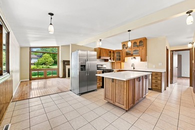 Welcome home to this beautifully maintained 3-bedroom, 2-bath - photo 9