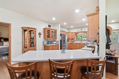 Enjoy the perfect blend of golf, lake and resort-style living in - photo 18