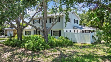 (private lake, pond, creek) Home For Sale in St. Petersburg Florida