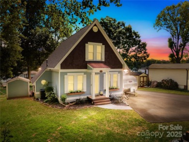 Lake Home ActiveUnderContr in Cornelius, North Carolina