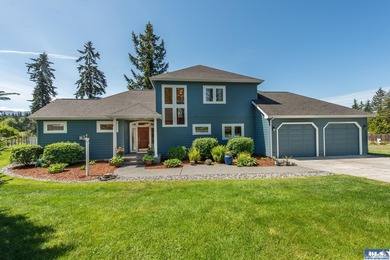 Welcome to a truly exceptional Olympic Peninsula custom built - photo 1