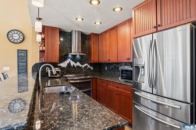 A rare opportunity to own a true slice of paradise on Lake - photo 3
