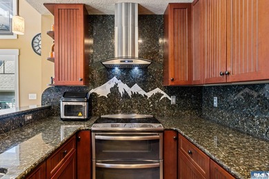 A rare opportunity to own a true slice of paradise on Lake - photo 5