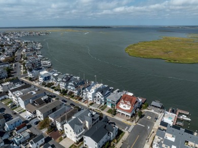 WOW!! Breathtaking New Construction BAYFRONT Single family home!