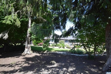 Experience the perfect blend of privacy, luxury, and outdoor - photo 5