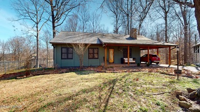 Lakewood Lake Home For Sale in Dyersburg Tennessee